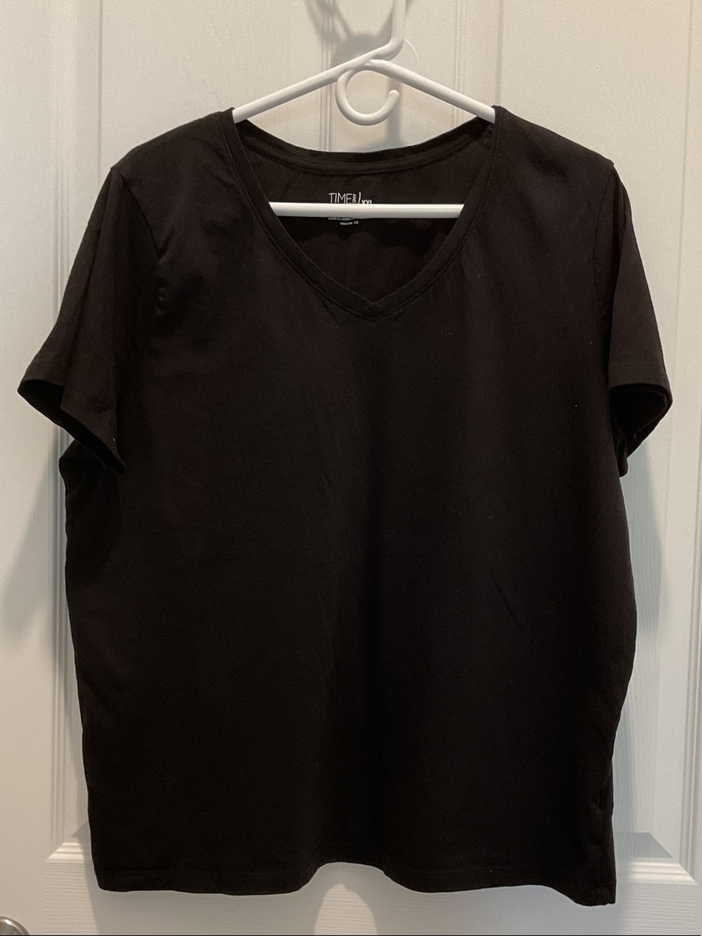 Time and Tru Black V-Neck Short Sleeve Tee